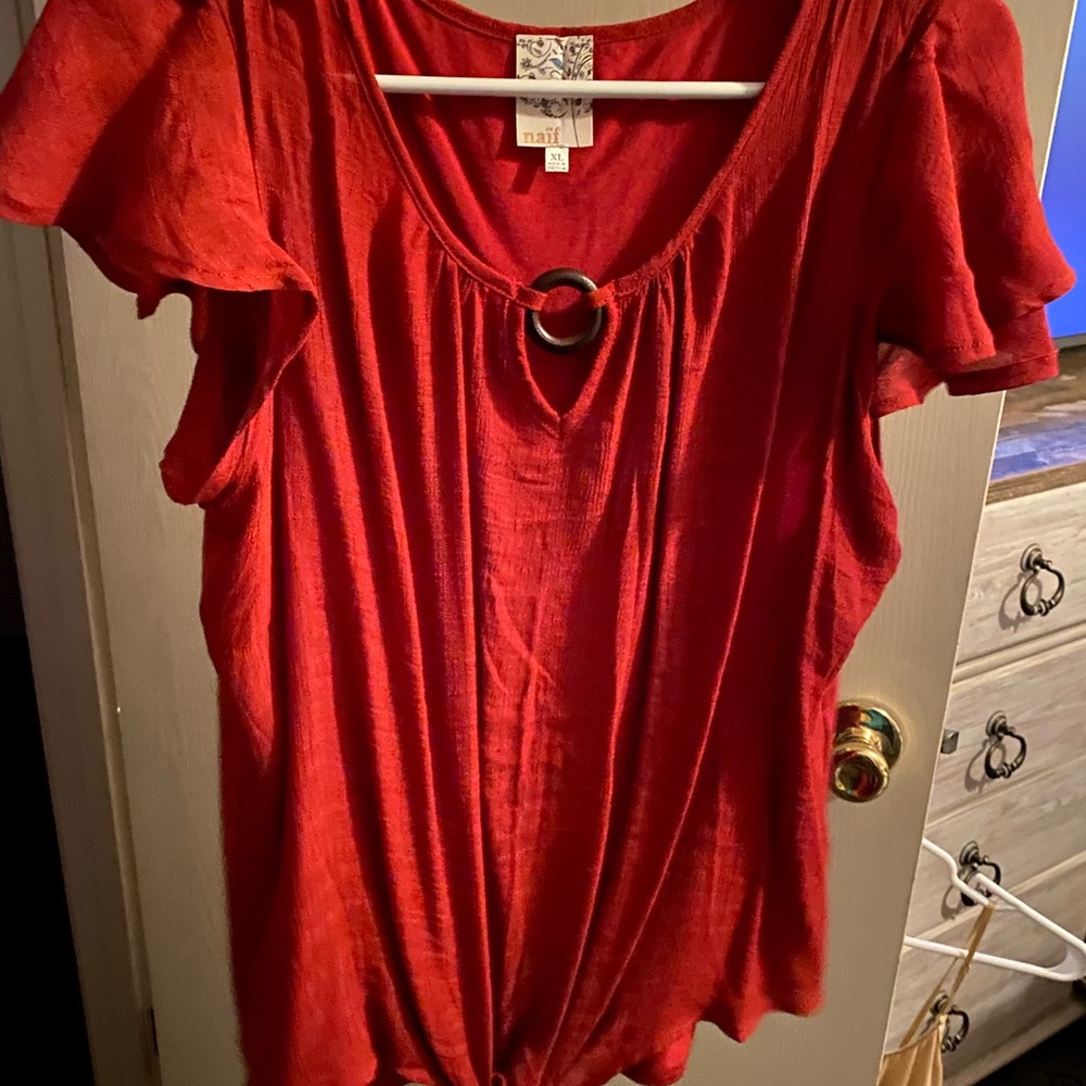 blouses - Picture 3 of 3